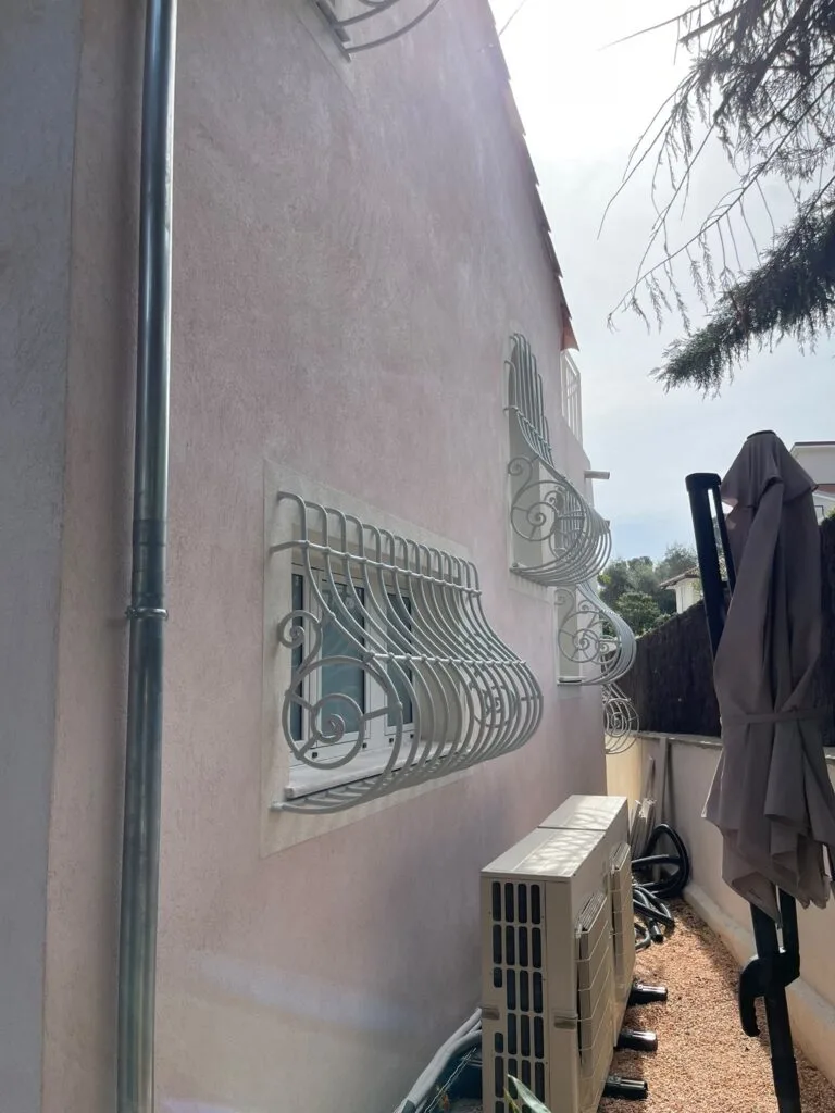 Une façade prête à recevoir la couleur a Passy